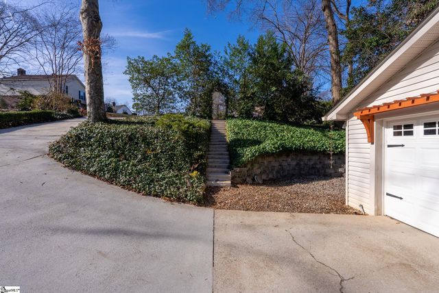 107 Stone Ridge Court, Greer, SC 29650