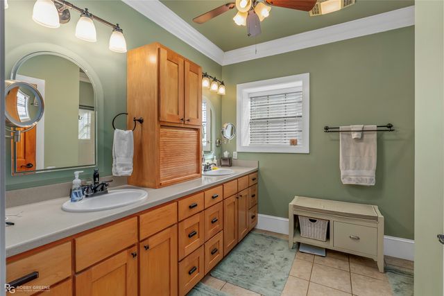 6340 Pine Hill Road, Shreveport, LA 71107