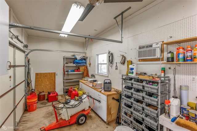 6340 Pine Hill Road, Shreveport, LA 71107