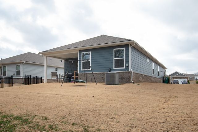 7258 Lang Ave, White House, TN 37188