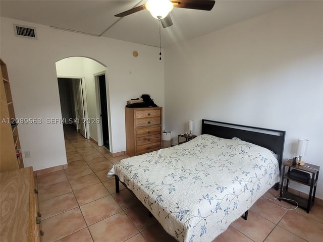 8906 W Flagler St 111, Miami, FL 33174