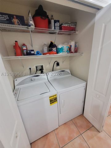 8906 W Flagler St 111, Miami, FL 33174