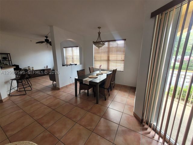 8906 W Flagler St 111, Miami, FL 33174