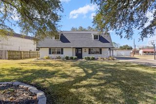 2850 Seattle Street, Nederland, TX 77627