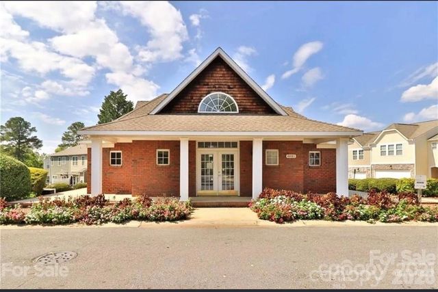 6918 Misty Pine Lane, Charlotte, NC 28217