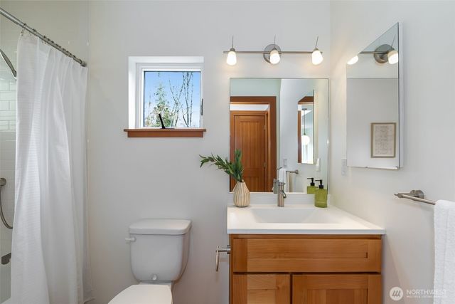 8049 44th Avenue NE, Seattle, WA 98115