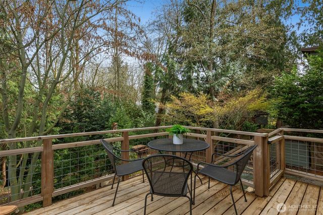 8049 44th Avenue NE, Seattle, WA 98115