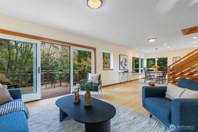 8049 44th Avenue NE, Seattle, WA 98115