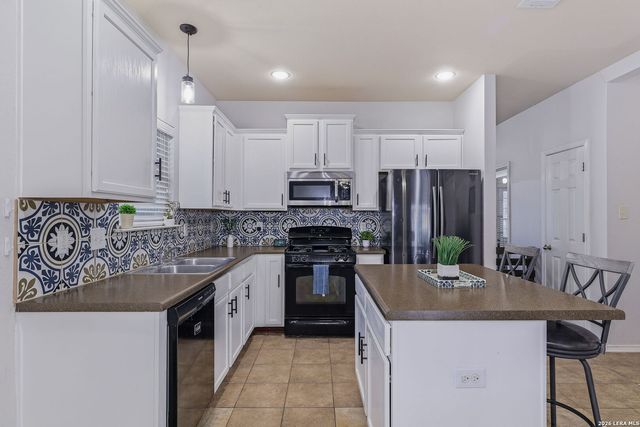 732 Hollow Ridge, Schertz, TX 78108