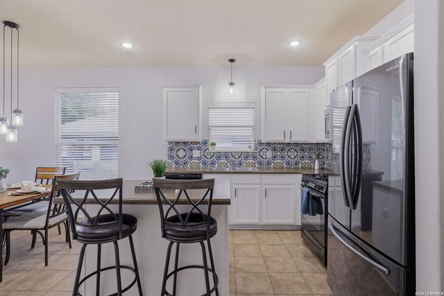 732 Hollow Ridge, Schertz, TX 78108