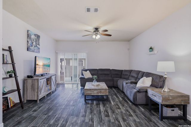 732 Hollow Ridge, Schertz, TX 78108