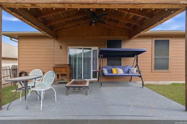 732 Hollow Ridge, Schertz, TX 78108