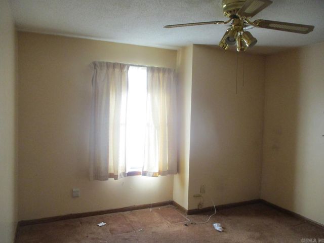 2104 West Street, Conway, AR 72032