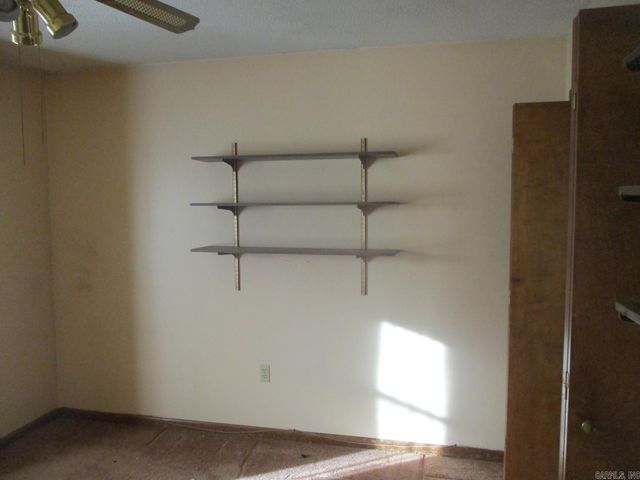 2104 West Street, Conway, AR 72032