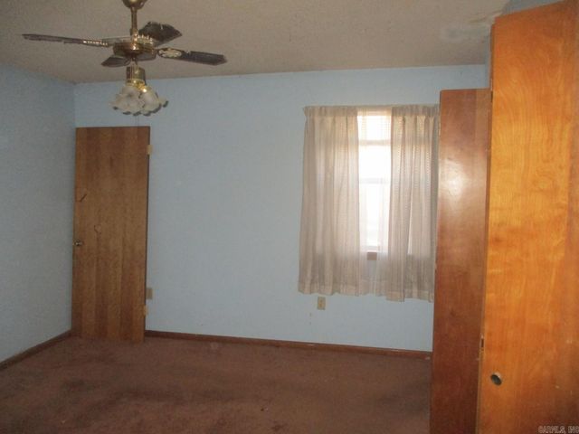 2104 West Street, Conway, AR 72032