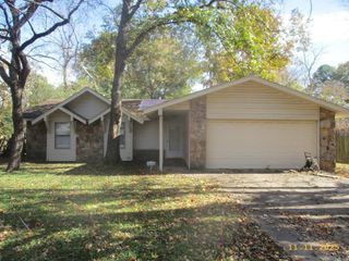 2104 West Street, Conway, AR 72032