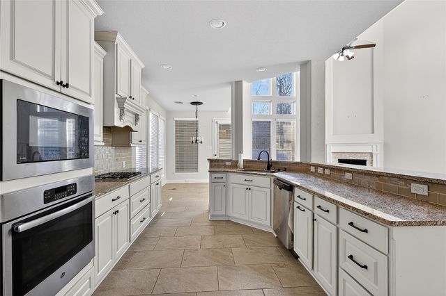 160 Capriccio Lane, Montgomery, TX 77316