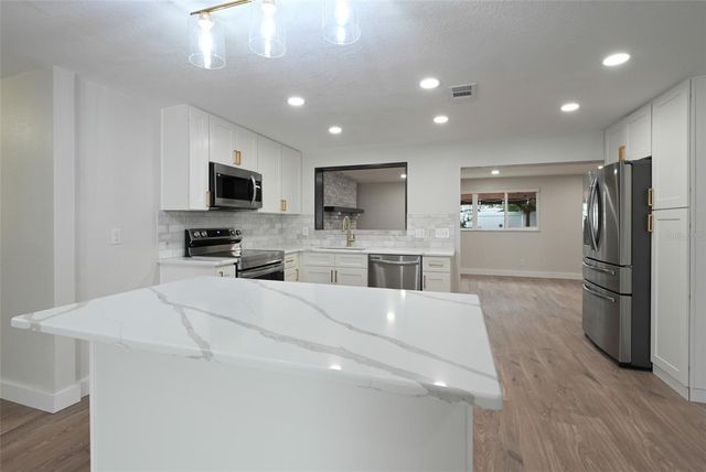 11987 106TH AVENUE, Seminole, FL 33778