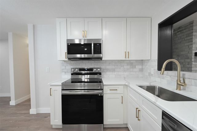 11987 106TH AVENUE, Seminole, FL 33778