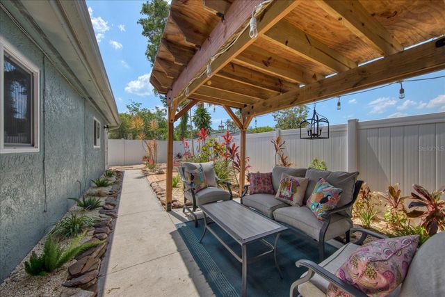 11987 106TH AVENUE, Seminole, FL 33778