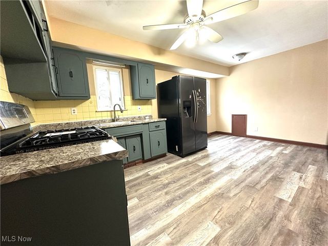 18023 Fairway Drive, Cleveland, OH 44135