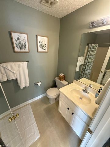 324 Scholastic Court, Winston-salem, NC 27106
