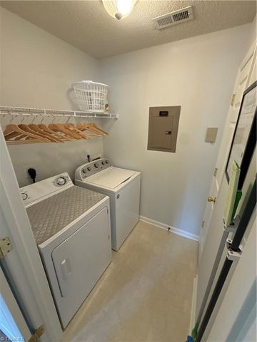 324 Scholastic Court, Winston-salem, NC 27106