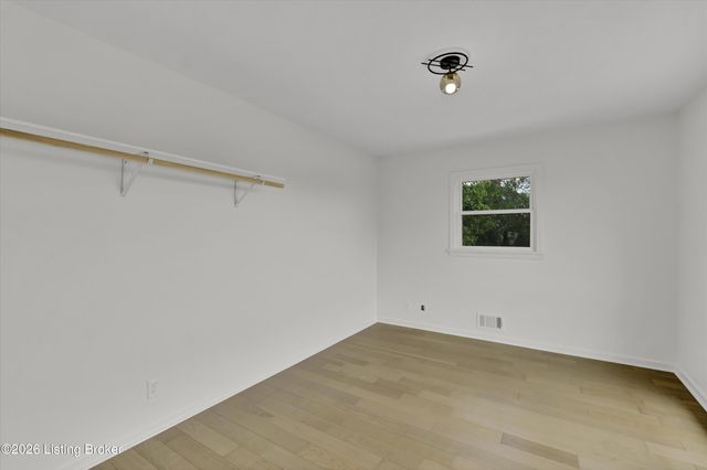 334 S Bardstown Rd, Mt Washington, KY 40047