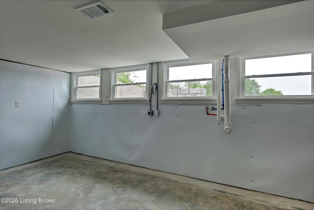 334 S Bardstown Rd, Mt Washington, KY 40047