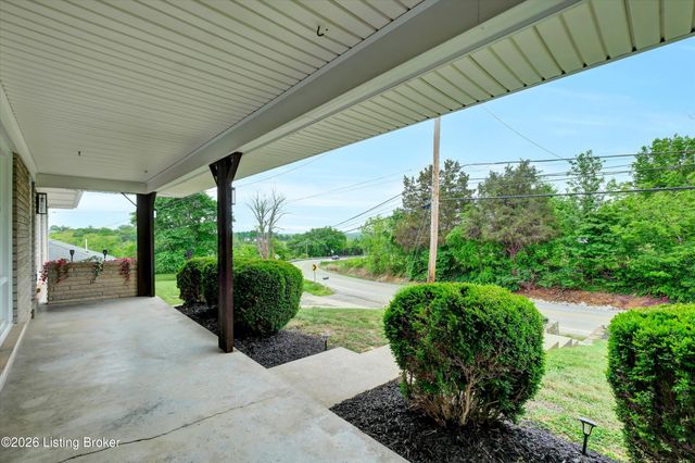 334 S Bardstown Rd, Mt Washington, KY 40047