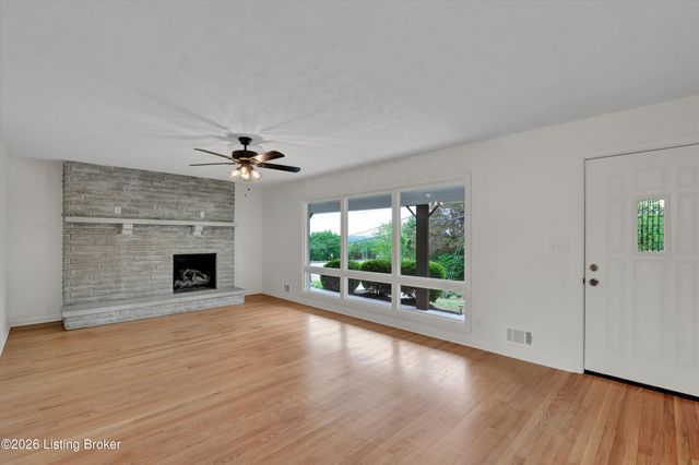 334 S Bardstown Rd, Mt Washington, KY 40047