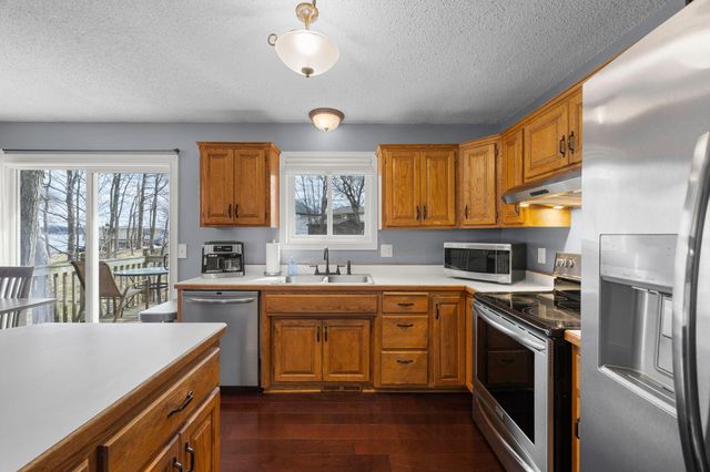 7723 N Shore Circle N, Forest Lake, MN 55025