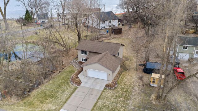 7723 N Shore Circle N, Forest Lake, MN 55025