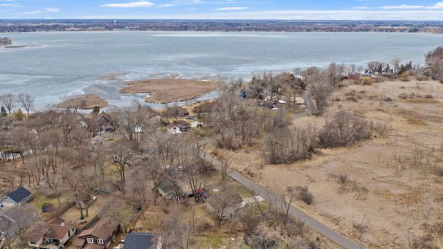 7723 N Shore Circle N, Forest Lake, MN 55025