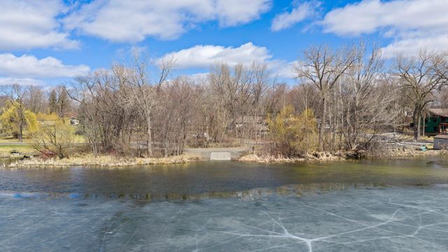 7723 N Shore Circle N, Forest Lake, MN 55025