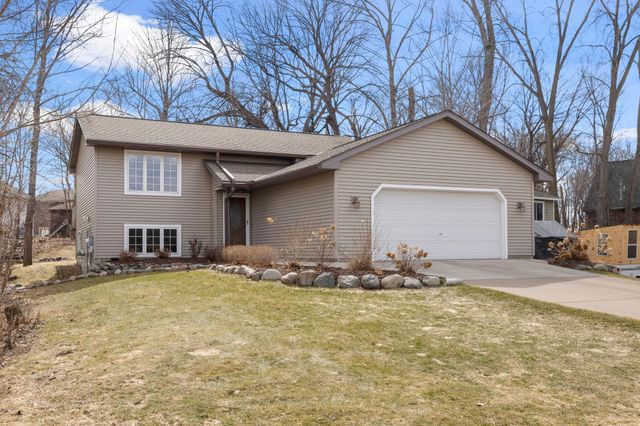 7723 N Shore Circle N, Forest Lake, MN 55025