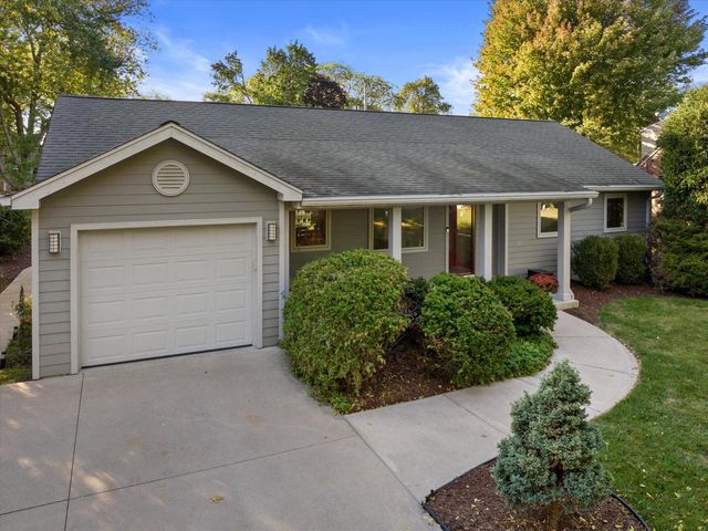 7635 N Bell ROAD, Fox Point, WI 53217