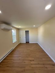 1 Pond Pl 1, Franklin, MA 02038
