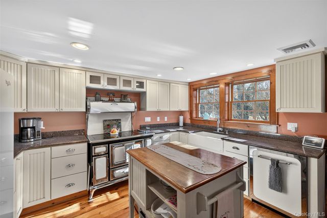 321 Burnt Meadow Road, Gardiner, NY 12525