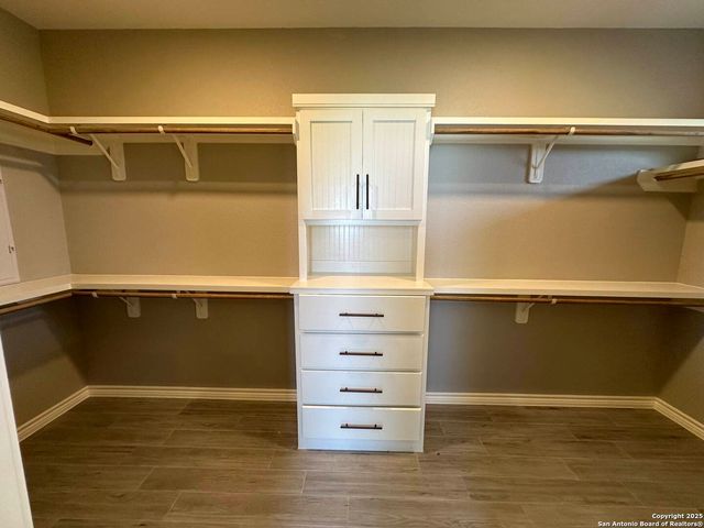 108 Estates Dr, La Vernia, TX 78121