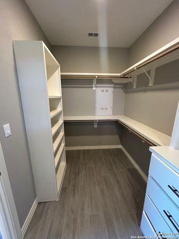 108 Estates Dr, La Vernia, TX 78121