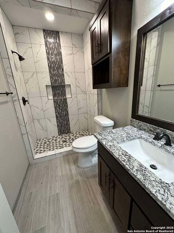 108 Estates Dr, La Vernia, TX 78121