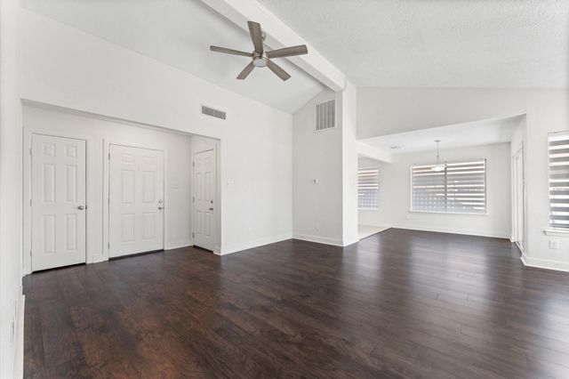 1111 W Belgravia Drive, Pearland, TX 77584