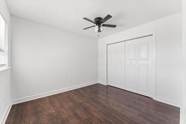 1111 W Belgravia Drive, Pearland, TX 77584