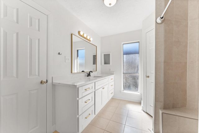 1111 W Belgravia Drive, Pearland, TX 77584