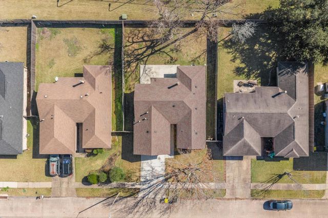 1111 W Belgravia Drive, Pearland, TX 77584