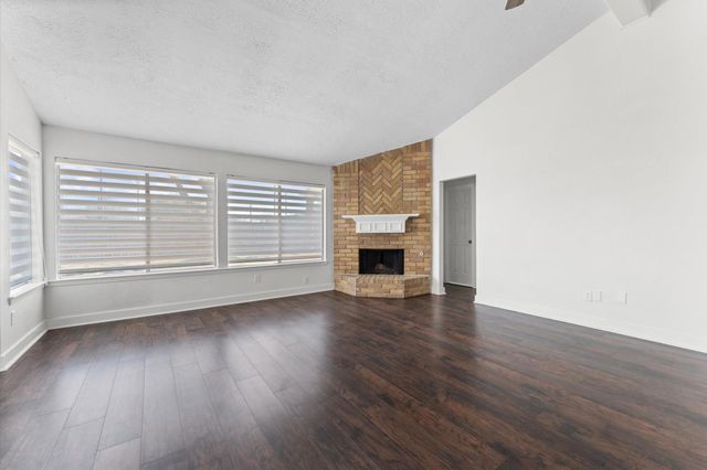 1111 W Belgravia Drive, Pearland, TX 77584