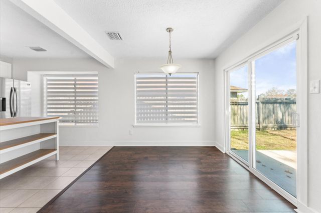 1111 W Belgravia Drive, Pearland, TX 77584