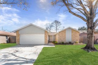 1111 W Belgravia Drive, Pearland, TX 77584