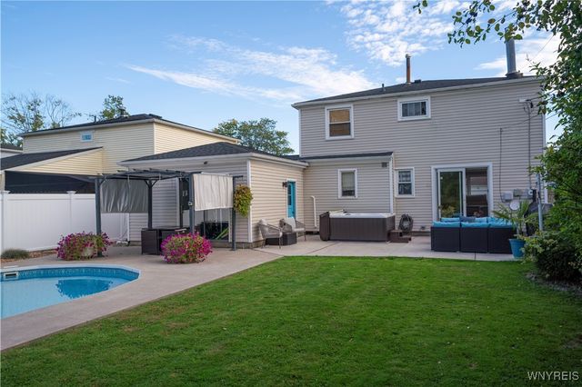 85 Rondelay Drive, Cheektowaga, NY 14227